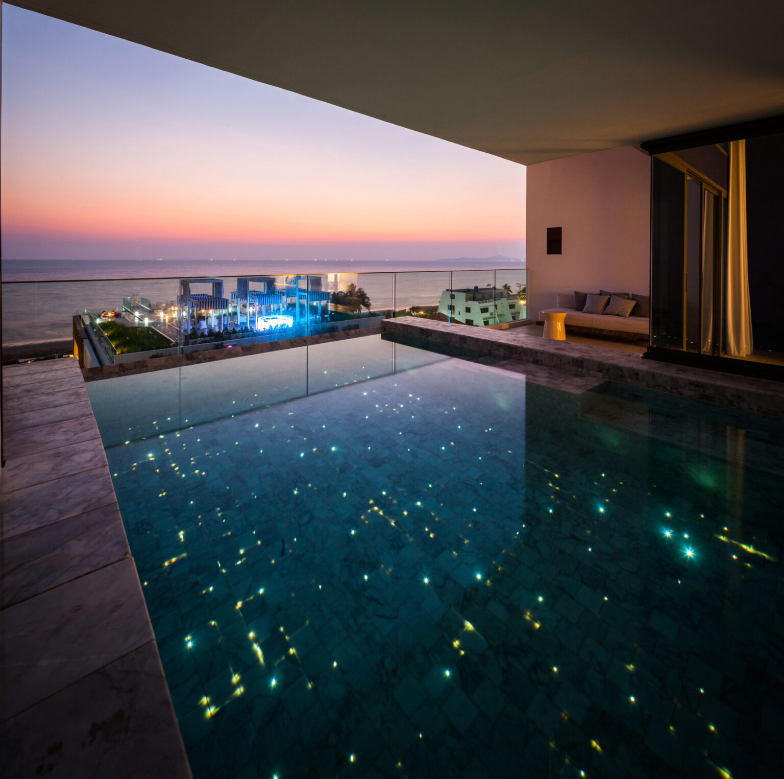 Sky Pool Villa in Pattaya – Private outdoor infinity pool